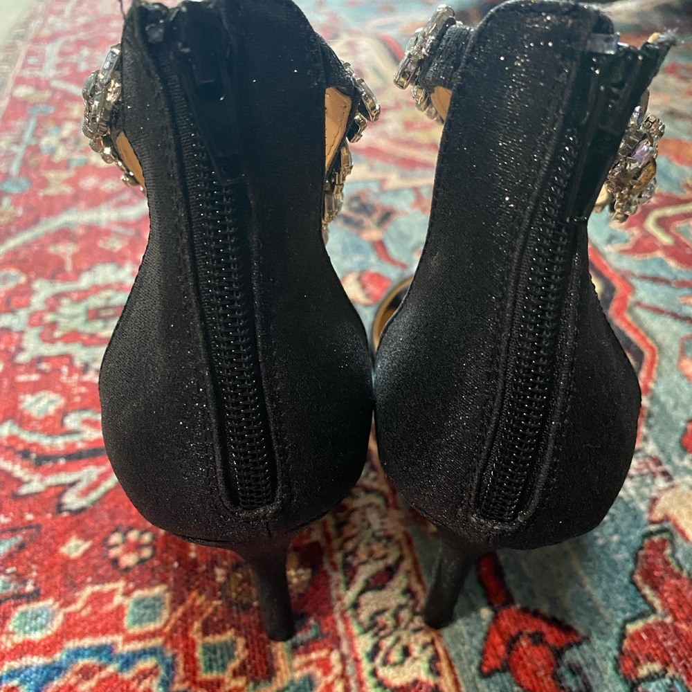 Heels - Picture 5 of 6
